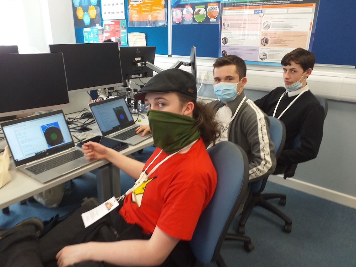 BordersCollege's tweet photo. Borders College recently welcomed Data-Driven Innovation (DDI) to the Scottish Borders Campus, who delivered a number of informative sessions on Data Science through the Data Education for Colleges project. π
π΅ More: https://t.co/fIL37JWmcN
#DDIDayOfData
@colleges_data https://t.co/xsGxmWieyz