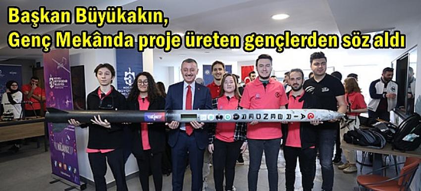 Başkan Büyükakın, Genç Mekânda proje üreten gençlerden söz aldı mansetmarmara.com/haber-baskan-b… <a href="/tahirbuyukakin/">Tahir Büyükakın</a>