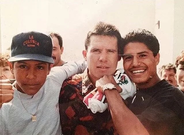 BatmanBoxing's tweet photo. Julio Cezar Chavez with young Fernando Vargas and Roberto Garcia 🇲🇽 #boxing https://t.co/sbnKORK1Uw