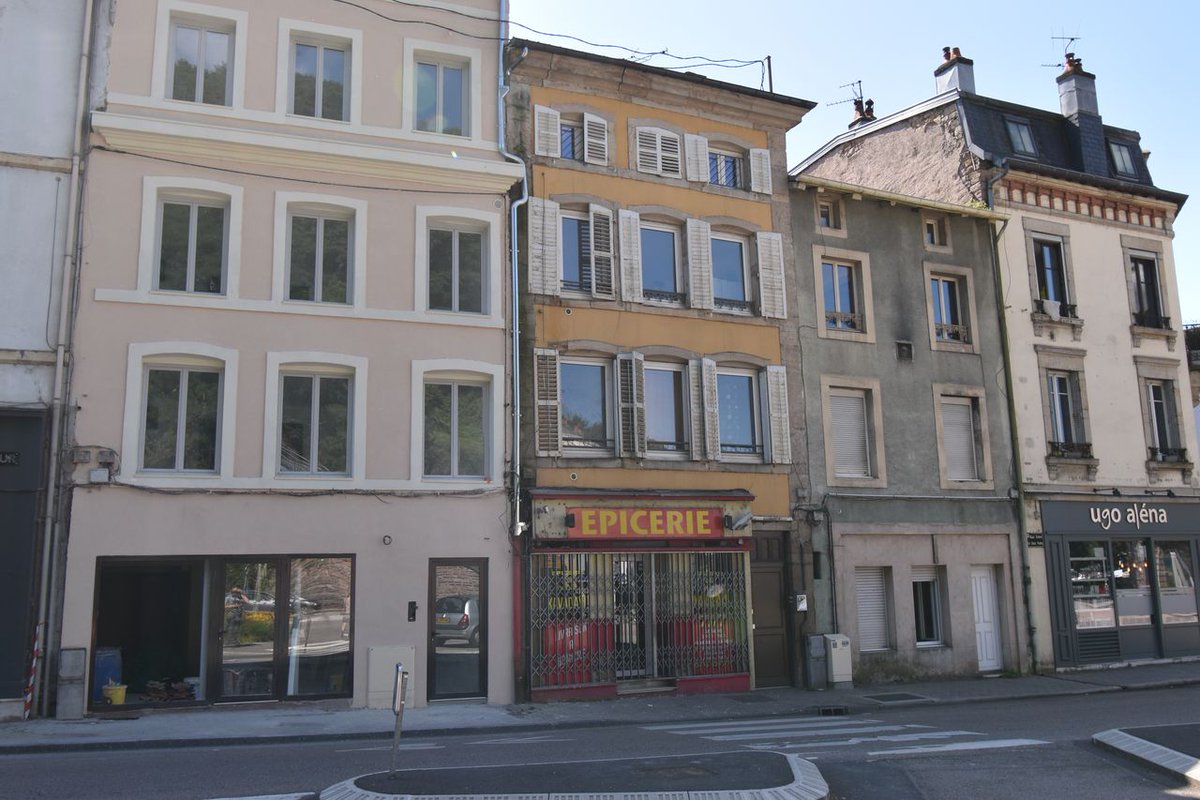 juliendamienpro's tweet photo. #Acte définitif signé pour cet #immeuble de rapport vendu en 1 semaine et en #exclusivité à #Epinal
C'est le moment de vendre ! Alors contactez-moi en MP ou au 06 62 60 65 85 pour une #estimation gratuite de votre bien. https://t.co/1GhfN2q95v