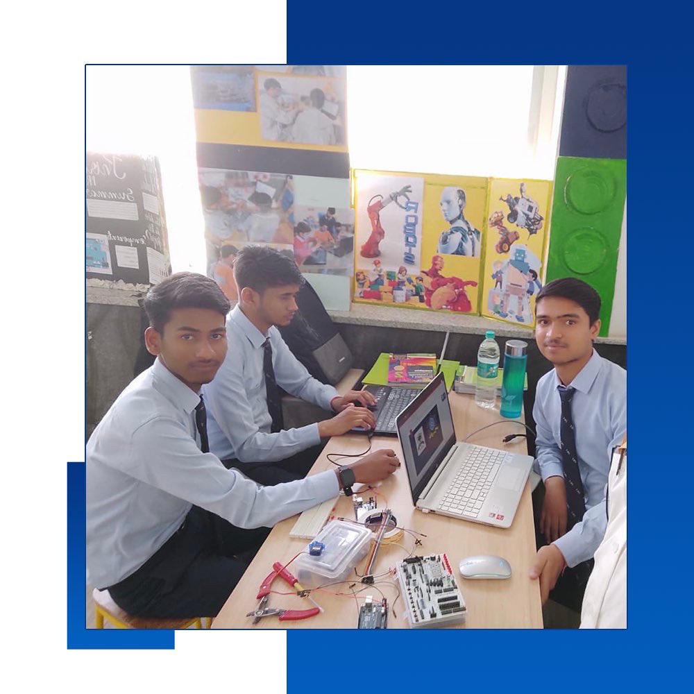 jiet_jodhpur's tweet photo. A workshop on Arduino and robotics was held at Bodhi International School as part of the school's student interaction program.
.
.
.
.
.
#jiet #jodhpur #ardunio #robotics #workshop #studentintraction https://t.co/ImvBF76uvE