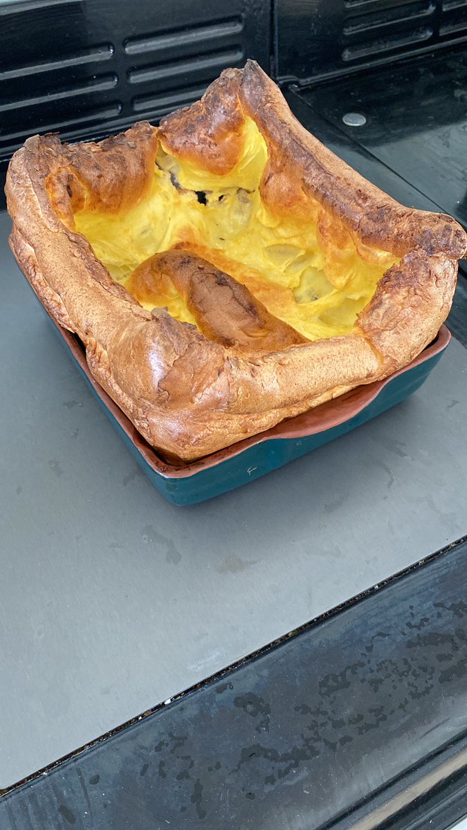 CoomerClaire's tweet photo. @ratemyplatenow This is a Yorkshire pudding https://t.co/KLM2TD2UJd