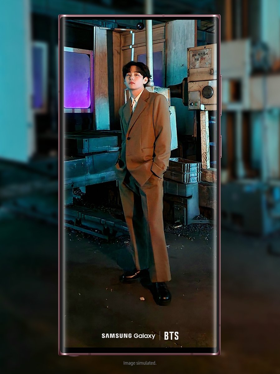 SamsungMalaysia's tweet photo. No more guessing: the King of Duality is #V! Reveal all the details in the dark with Nightography on the #GalaxyS22. #MakeNightsEpic https://t.co/0vw7eopIOn