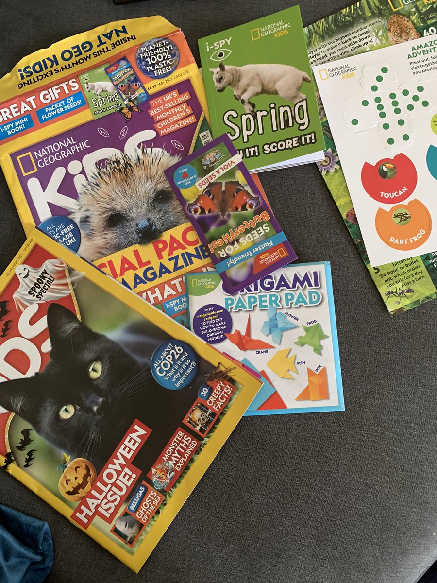 cheeseylaurab's tweet photo. @NatGeoKidsUK Bought the new issue for my daughter yesterday… got all the spring extras but the magazine is the November issue. 🙈. Can you help? @NatGeoKidsUK https://t.co/V0bbdc2zG0