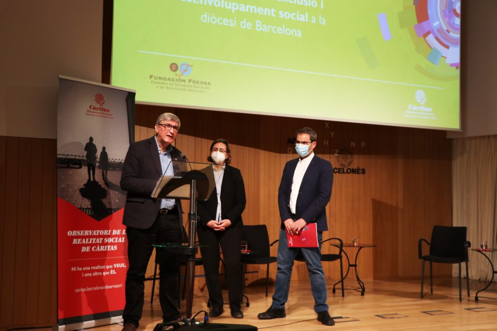 CaritasCataluny's tweet photo. 📈 885.000 persones de la diòcesi de Barcelona (@esglesiabcn) es troben en exclusió social

😔 Més d’un milió de persones pateixen exclusió residencial i 77.000 llars viuen sense cap ingrés periòdic, com informa el #FOESSABCN 

📌 @caritasbcn

https://t.co/UcROtSAwvK https://t.co/qR7rWxZdok