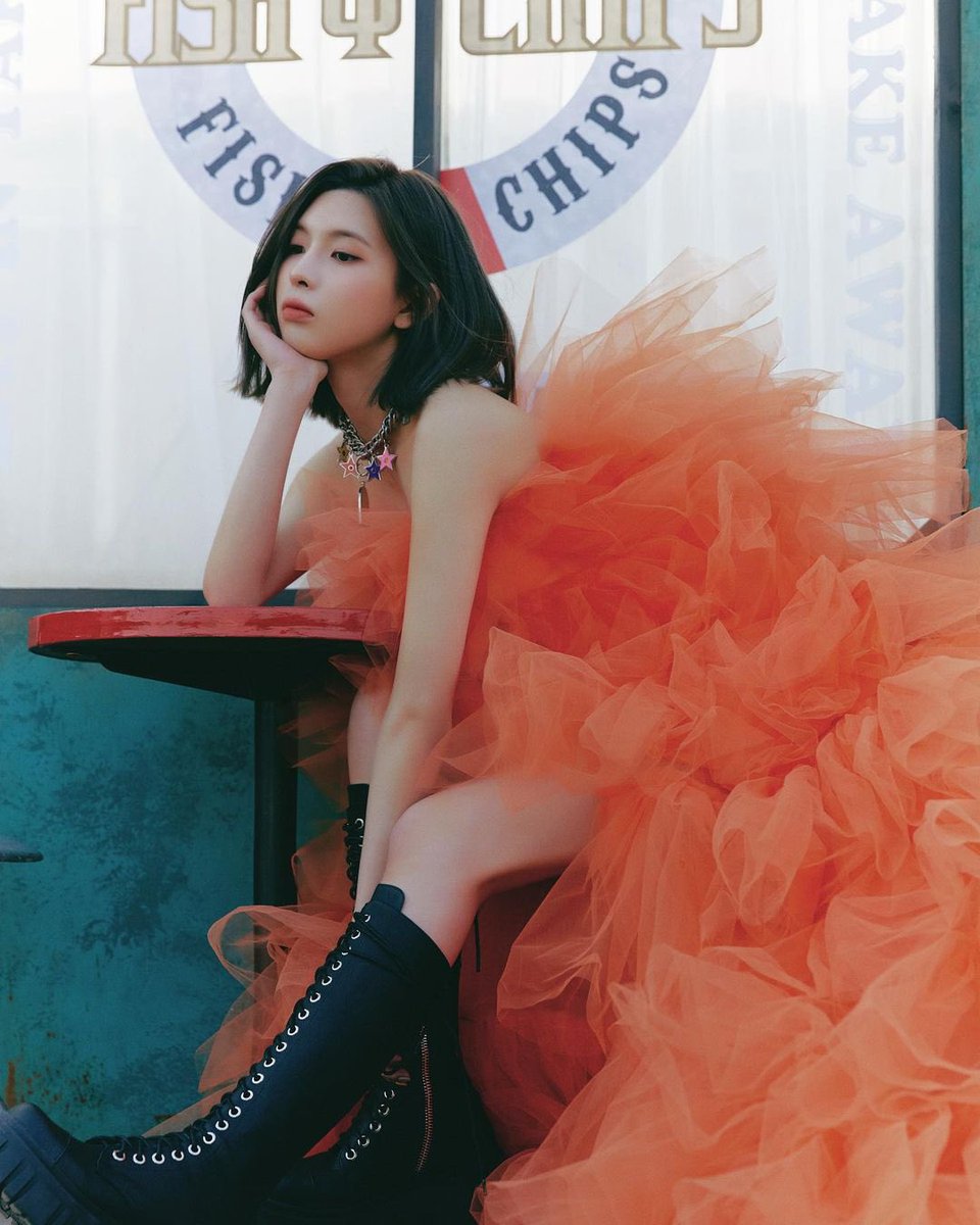 ellabrigvt's tweet photo. She stands for hope, cheer and optimism. She is the definition of art that brings positivity for you. She is your Bae from NMIXX. https://t.co/a1eEY0kpya