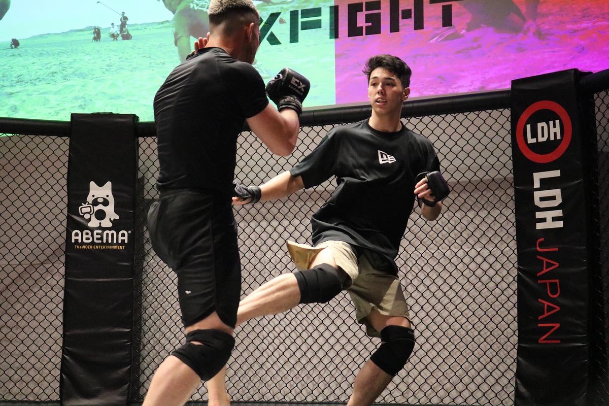 FBA_DREAMERS's tweet photo. 火曜日はハードスパーの日🥊🔥
#鈴木崇矢 #宇佐美秀メイソン
#格闘DREAMERS #POUNDSTORM
#fighterbattleaudition https://t.co/rFRbLJuMHj