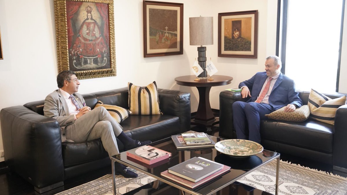 paoloballadelli's tweet photo. Hoy excelente trabajo de construcción con SG CAN @JHPedraza para consolidar alianza @opsoms con @ComunidadAndina sobre fronteras, poblaciones indígenas, vigilancia pandemia, acción cambio climático, diplomacia salud. Salud desarrollo y economía van de la mano https://t.co/J64AU8Htkc