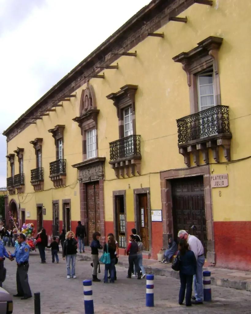 Juna_amiko's tweet photo. En la urbo San Miguel de Alllende

#meksiko 

#esperanton
#Esperanto 
#esperantolingvo 
#esperantobildoj 
#esperantofilmoj
https://t.co/Xr4PWiUqBe https://t.co/dwghUnJFdf