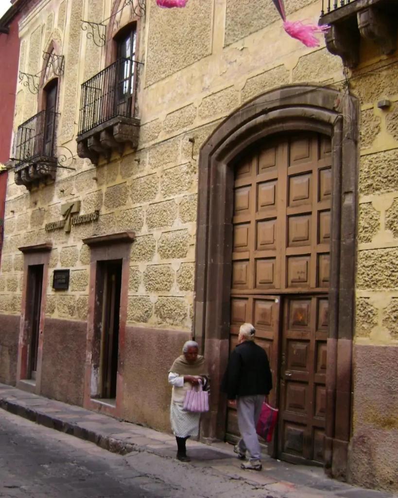 Juna_amiko's tweet photo. En la urbo San Miguel de Alllende

#meksiko 

#esperanton
#Esperanto 
#esperantolingvo 
#esperantobildoj 
#esperantofilmoj
https://t.co/Xr4PWiUqBe https://t.co/dwghUnJFdf
