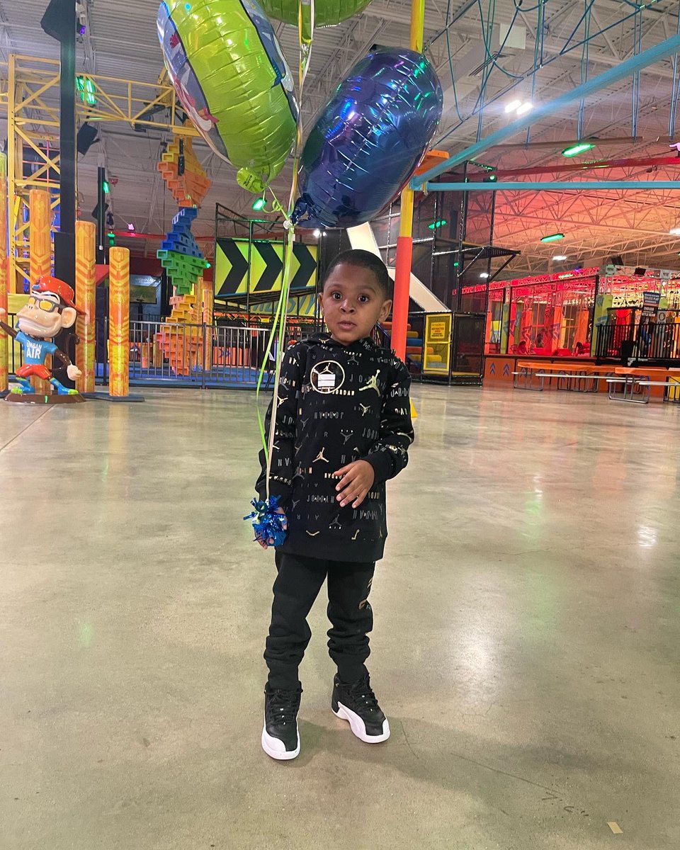 T_prater4's tweet photo. I’ll do whatever to see you smile 🙏🏾 happy birthday again love you son ❤️ https://t.co/l7j7TbG9o2
