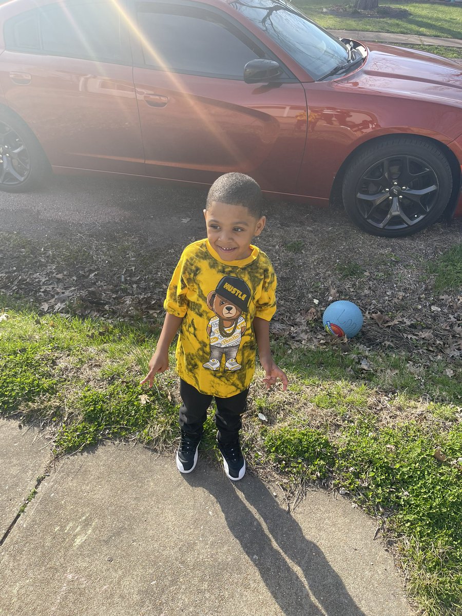 T_prater4's tweet photo. I’ll do whatever to see you smile 🙏🏾 happy birthday again love you son ❤️ https://t.co/l7j7TbG9o2