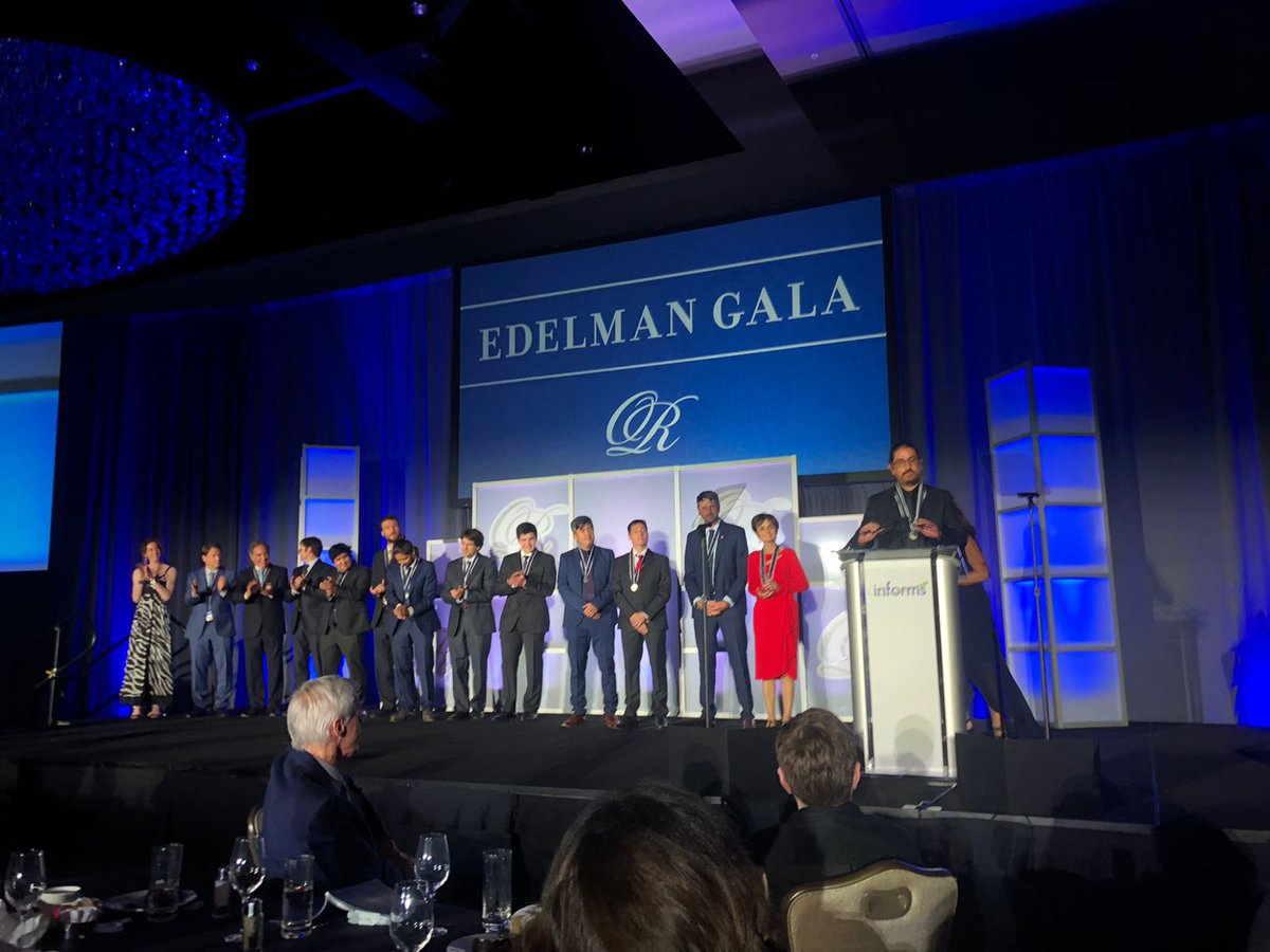 Chile gana premio internacional Franz Edelman Award 2022 por el desarrollo de herramientas analíticas contra la pandemia que tuvieron alto impacto en salvar miles de vidas y evitar contagios. Investigadores U. de Chile y <a href="/centroISCI/">ISCI</a> son parte de este hito: uchile.cl/u185164
