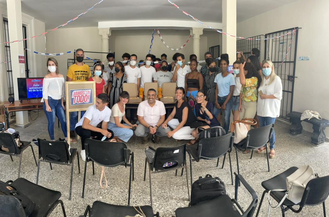 FturUjc's tweet photo. ¡FTUR va con todo! 😍🇨🇺

Así celebró la familia FTUR el aniversario 60 de la UJC 😁⬇️

https://t.co/uUGWwfJPWX https://t.co/ONKY0gcpP2