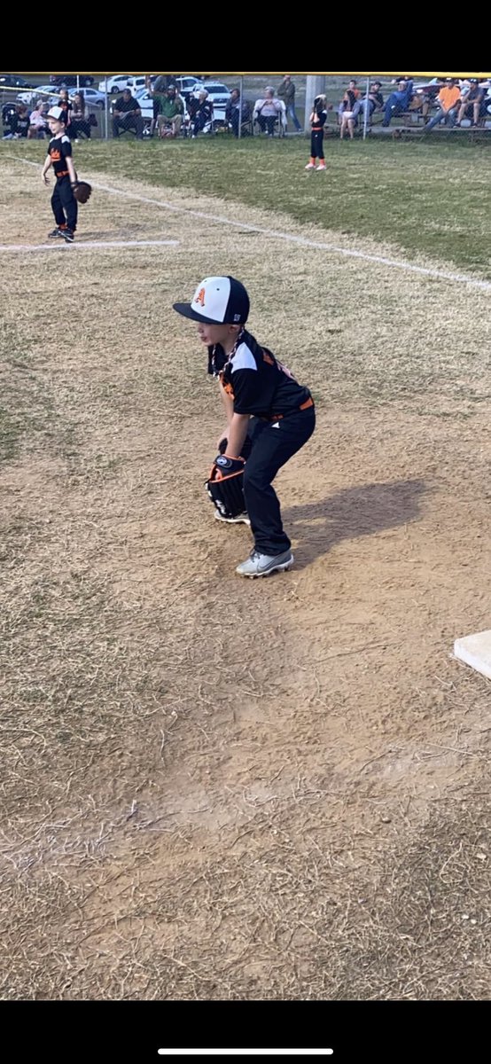 SallyGinn's tweet photo. So proud of Gus and his friends tonight! #teeball #w 🧡🖤🐾⚾️ https://t.co/nG5XMqSuZl