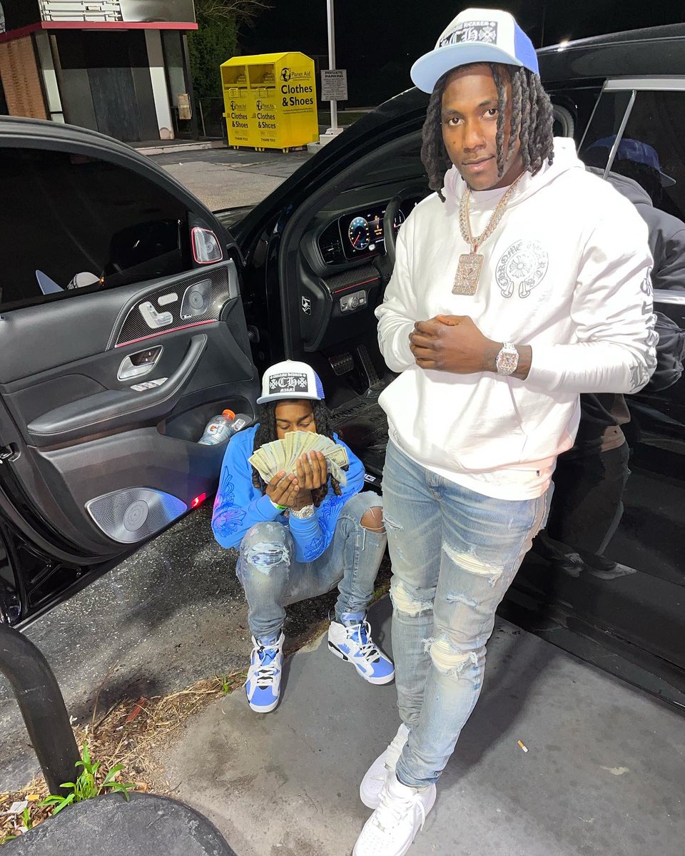 FCGHEEM's tweet photo. I’m Addicted To That Money I Just Love When It’s Blue 💙☔️ #FreeCoop #FreeQuez #ShallowsideBaby https://t.co/HqmwEhdHJt