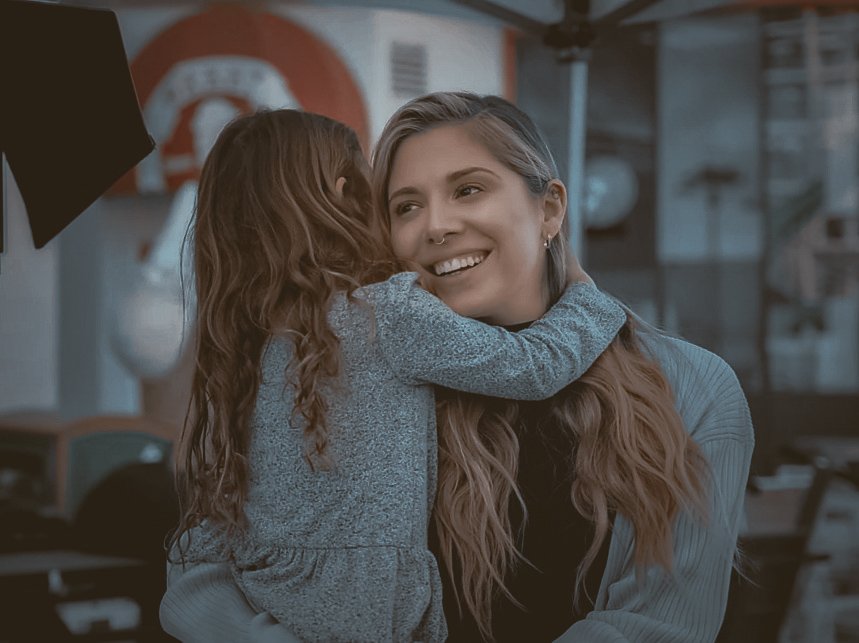 Carluchiis_9's tweet photo. They are so cute 😍💛 #christinaperri #carmella #evergone https://t.co/Ub5xDKDZVs