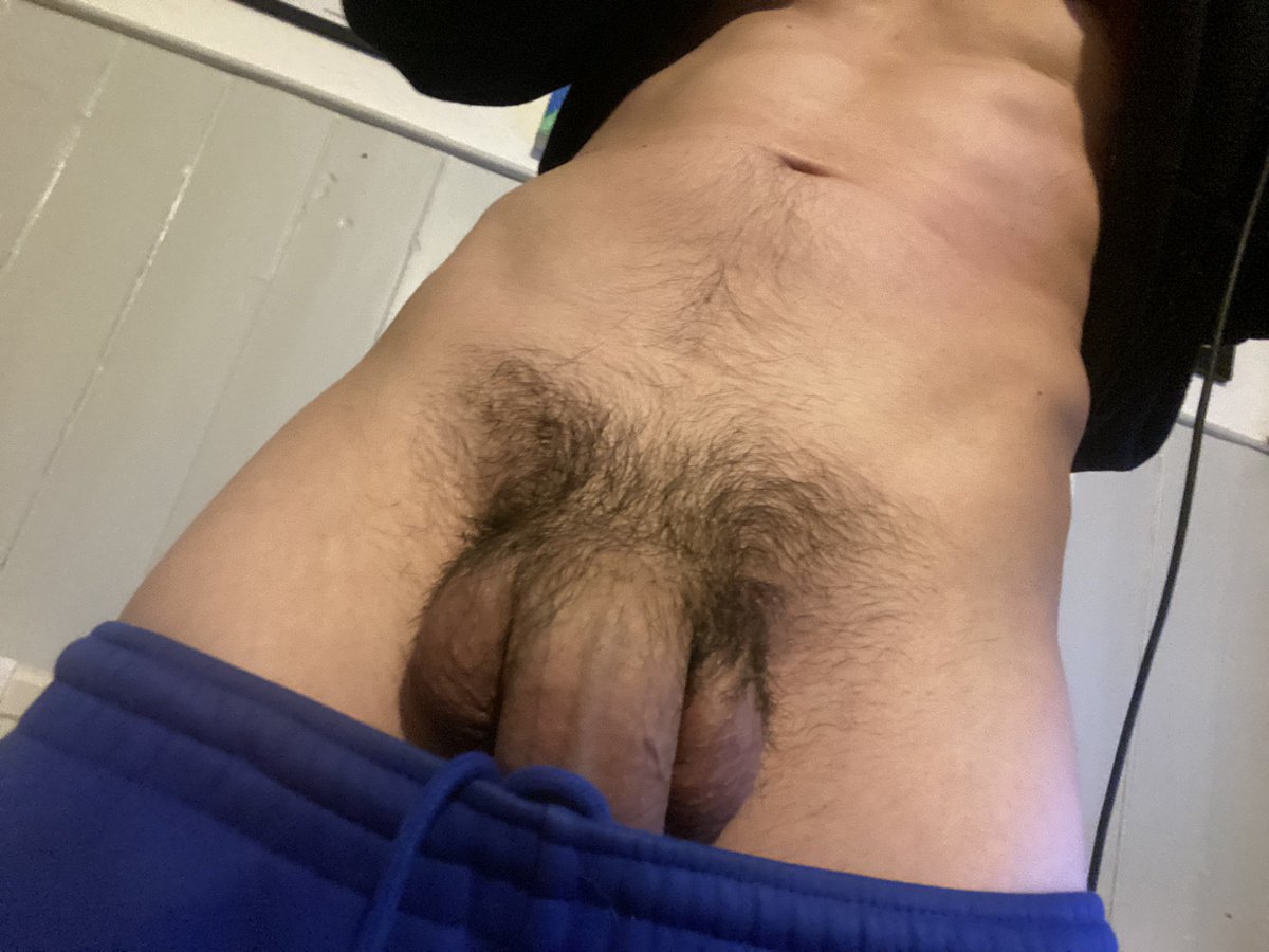 jaycane69's tweet photo. POV: Moments before giving hear #reversepov #bigdick #massivecock #bi #gayboy https://t.co/wsUpR7NL2i