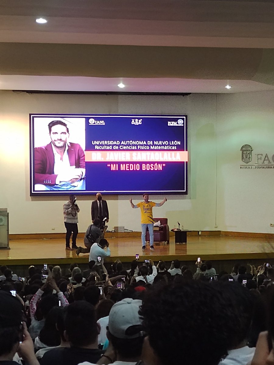 AVAZQUEZ_RG's tweet photo. Excelente conferencia de un gran divulgador de la ciencia @JaSantaolalla efectivamente flipé tío https://t.co/eoTDDthknz