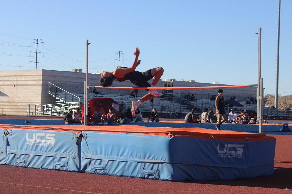 klopez_EDHS's tweet photo. Great job to our JV high jumpers for competing well today. Dylan Fish is our district champ with a jump of 5-4. @Adrian_M1481 and Issac Gutierrez also performed well with jumps of 5-0 and 4-8 respectively. Great job Aztecs! @Coach1Martinez @ELDO_CC @EDAztecs_HS https://t.co/mEWFF3gvIW