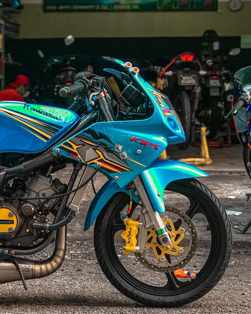 BikersRanger's tweet photo. Musim raya dah nak mai dah ! Pakat modi biar malam raya bingit der !π₯βΌοΈ
credit udn_kering
#thebikersranger #bikersranger #TBRraretrok #SangapThrottle #kawasaki #rr150 #krr150 #zx150 #kips https://t.co/TpEWETfLFV