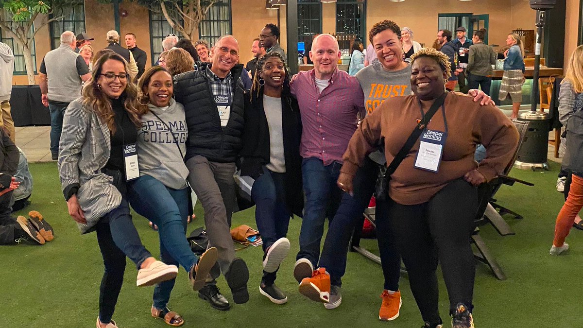 EnvisionSchools's tweet photo. When #DLLF meets #DL2022! Some ELPers ran into #DLLFcohort5 members at this year's Deeper Learning Conference and it was a fun reunion!

Happy Friday, folks! Hope you're bringing some of this energy into the weekend! https://t.co/BCfVNVBjPU