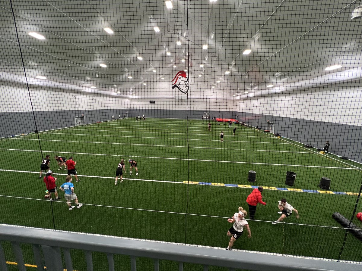 m_steinm's tweet photo. Spring FB in the Betty Kohn Center! What a blessing! #KnightNation @mlcknights @MLCFootball @mlcvpdrw @MLC_DLine https://t.co/d8NQ1EFFIx
