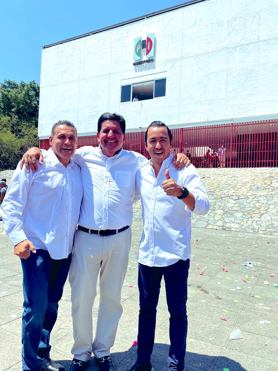 humbertodiaz22's tweet photo. Hoy felicito a la militancia de la 7 regiones del Estado,a los líderes de sector,sección,mujeres y hombres que juntos hoy reiteramos el apoyo a la fórmula que encabeza @MaPilarVadilloR y @AleBravoAb para la dirigencia de nuestro instituto político.#QueVivaElPRI #QueVivaGuerrero https://t.co/zLPakhcCow