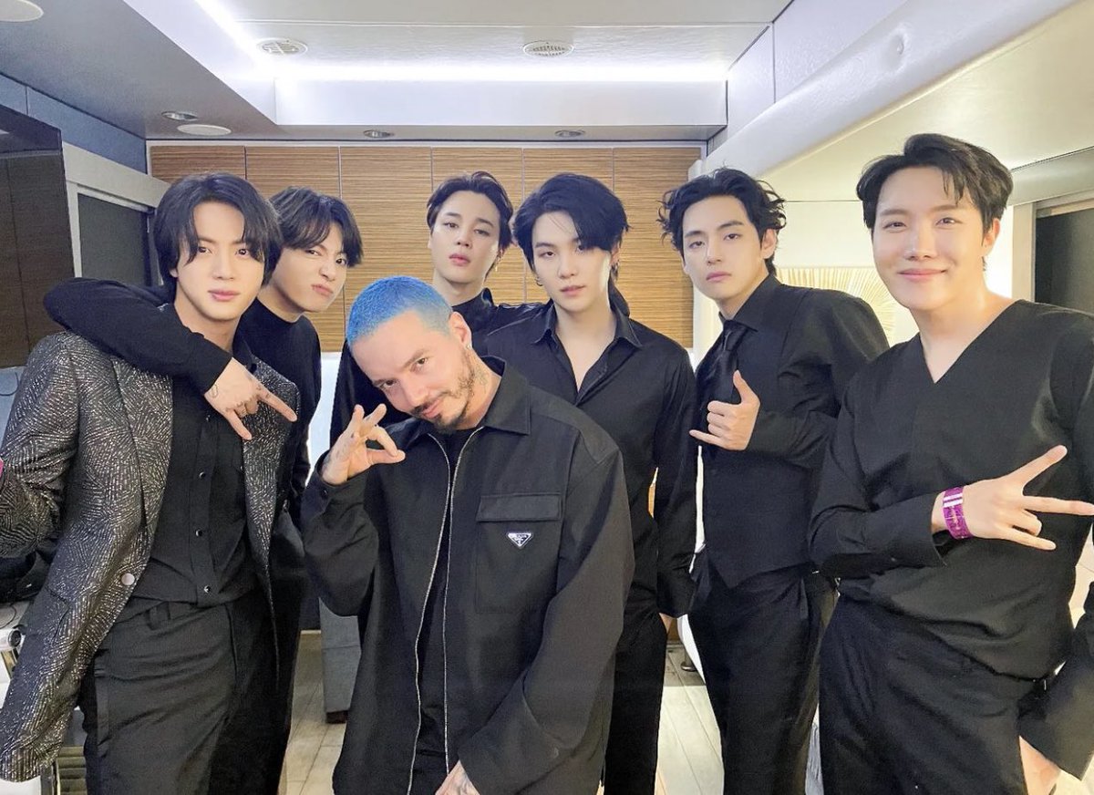 mypurplebutter's tweet photo. พี่ยุนกิผัวขนาดนี้ตั้งแต่เมื่อไหร่ ชอบนะคะ 🤧

I #VoteBTS as the Favorite Music Group at the #KCA 2022 (@BTS_twt) https://t.co/rbYxDpwkYM