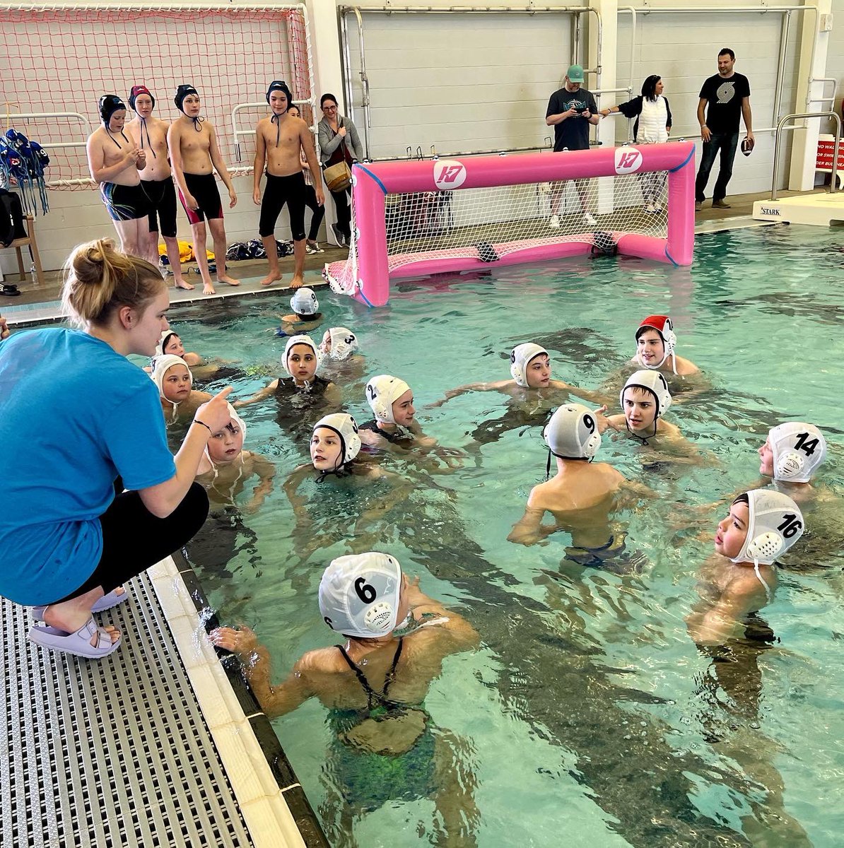 First tourney of the spring season! Thanks to all our parent volunteers and participating teams for a great weekend of competition! #newbergwaterpolo #clubwaterpolo #waterpolotournament #oregonwaterpolo