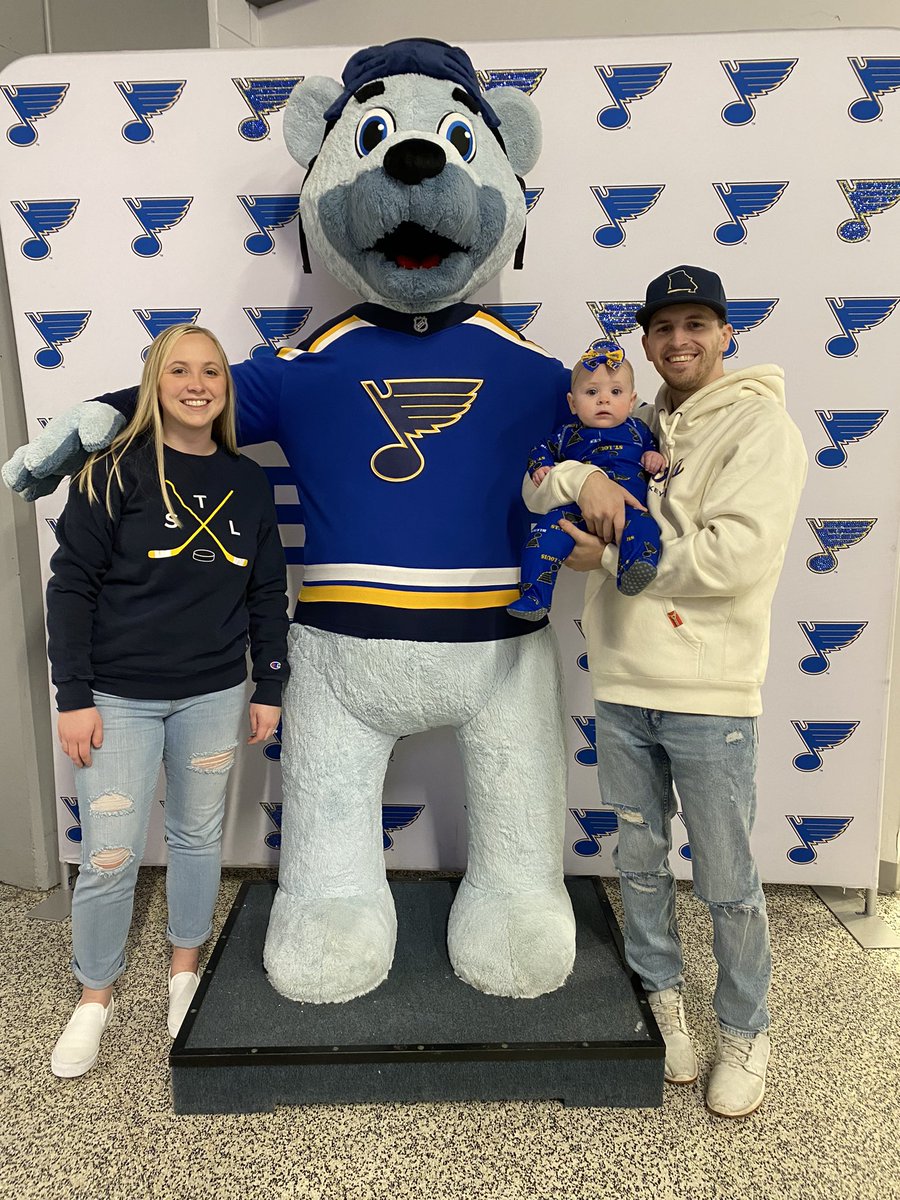CamSmith_003's tweet photo. Delaney’s 1st @StLouisBlues game! 
She did so good! We couldn’t have had a better night 💙💛
#stlouisblues https://t.co/utt8Od3b9X