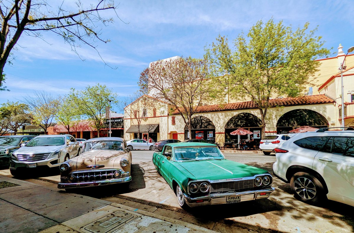 Look at these classic beauties
🤩🤩
#vintagebeauties 
#loveforcars