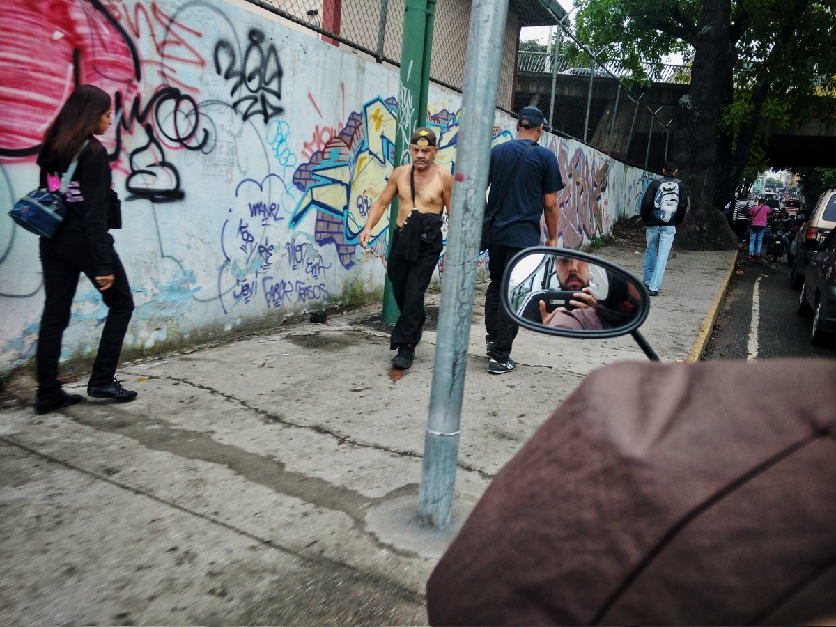 maegc's tweet photo. Hoy Google Photos me lanzó un #LookBackInTime con esta fotografía y recordé lo mucho que me la pasaba en la calle y lo mucho que me gustaba usar mototaxi. Volveré, espero... supongo. https://t.co/RFlM2LKuwU