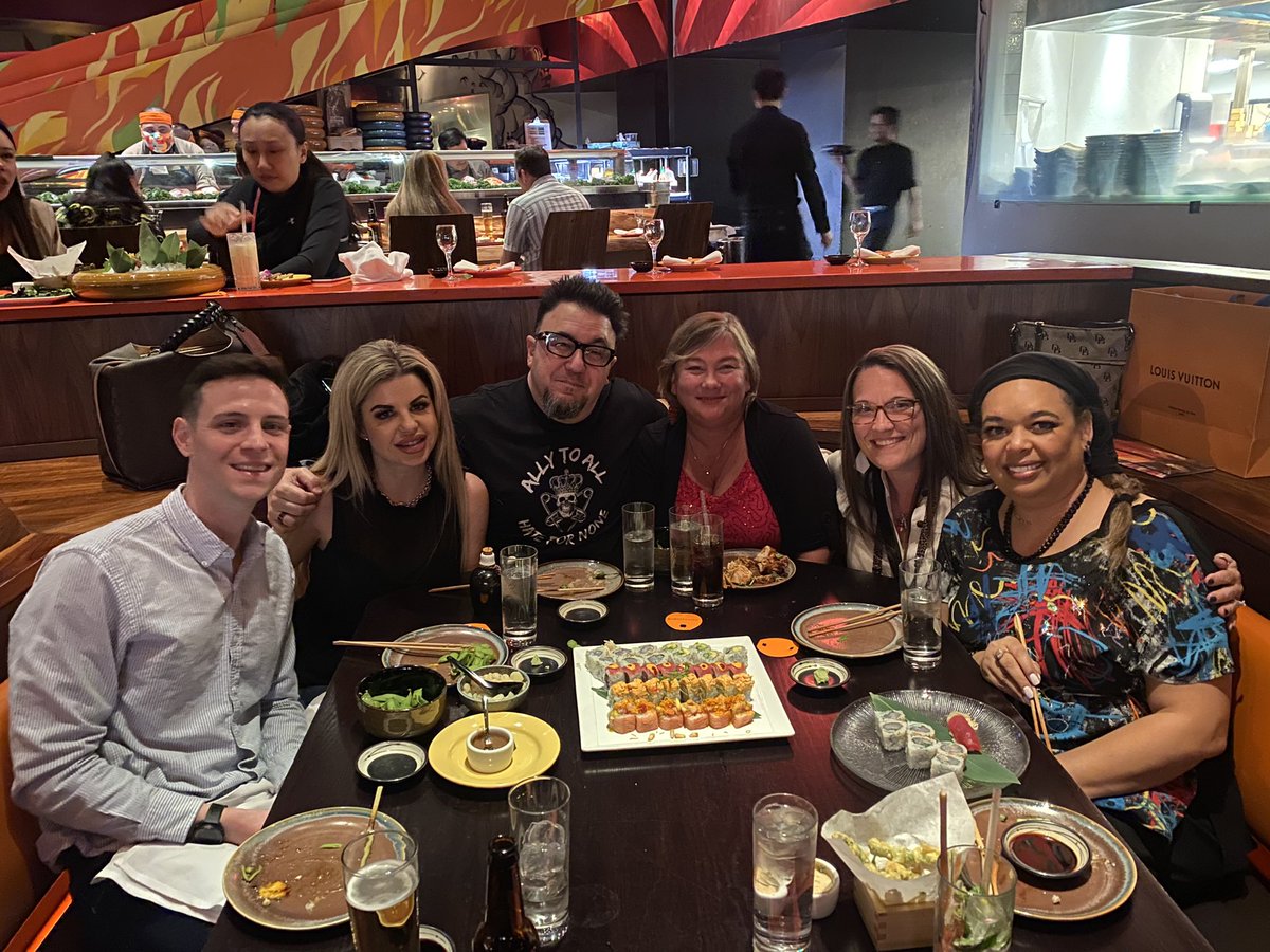 Lehman__Holly's tweet photo. @M365CONF live allows us for fun team dinners to connect.  Yep in person!!! 

Amazing company @Karuana @percusn @stephenlrose @gatorhouse15 @or1234512 https://t.co/jo1dUdL0XL