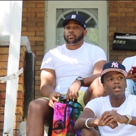 Lorr_tone's tweet photo. Niggas wasn’t w/ me from da start Niggas left me wen it got hard…and I had my bro w/ me but he caught a body and he got charged 💔🔒 Free my 🐶 #FreeGee🗣 https://t.co/xd4Vy2MWue