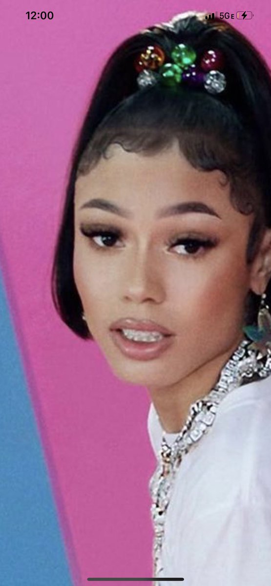 coi_leray's tweet photo. What style should I do for my album release party this weekend ?????? https://t.co/uiJaM7uDmW