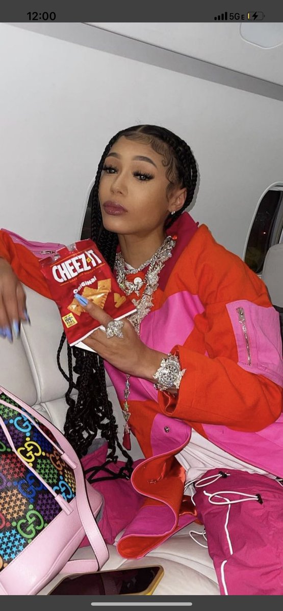 coi_leray's tweet photo. What style should I do for my album release party this weekend ?????? https://t.co/uiJaM7uDmW
