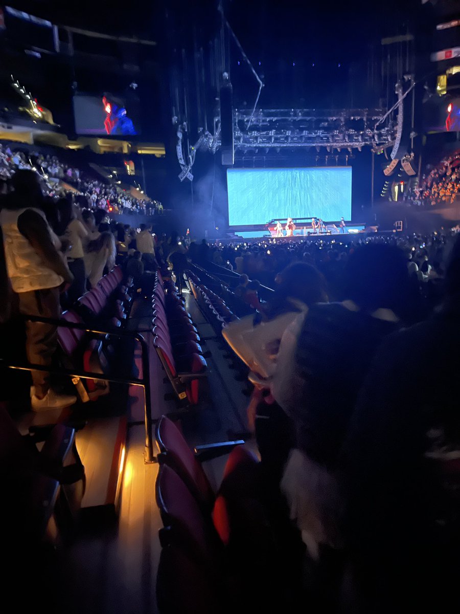 Exteena's tweet photo. Why so many empty seats at the Moda Center @tylerthecreator https://t.co/gY5BsWHCq3