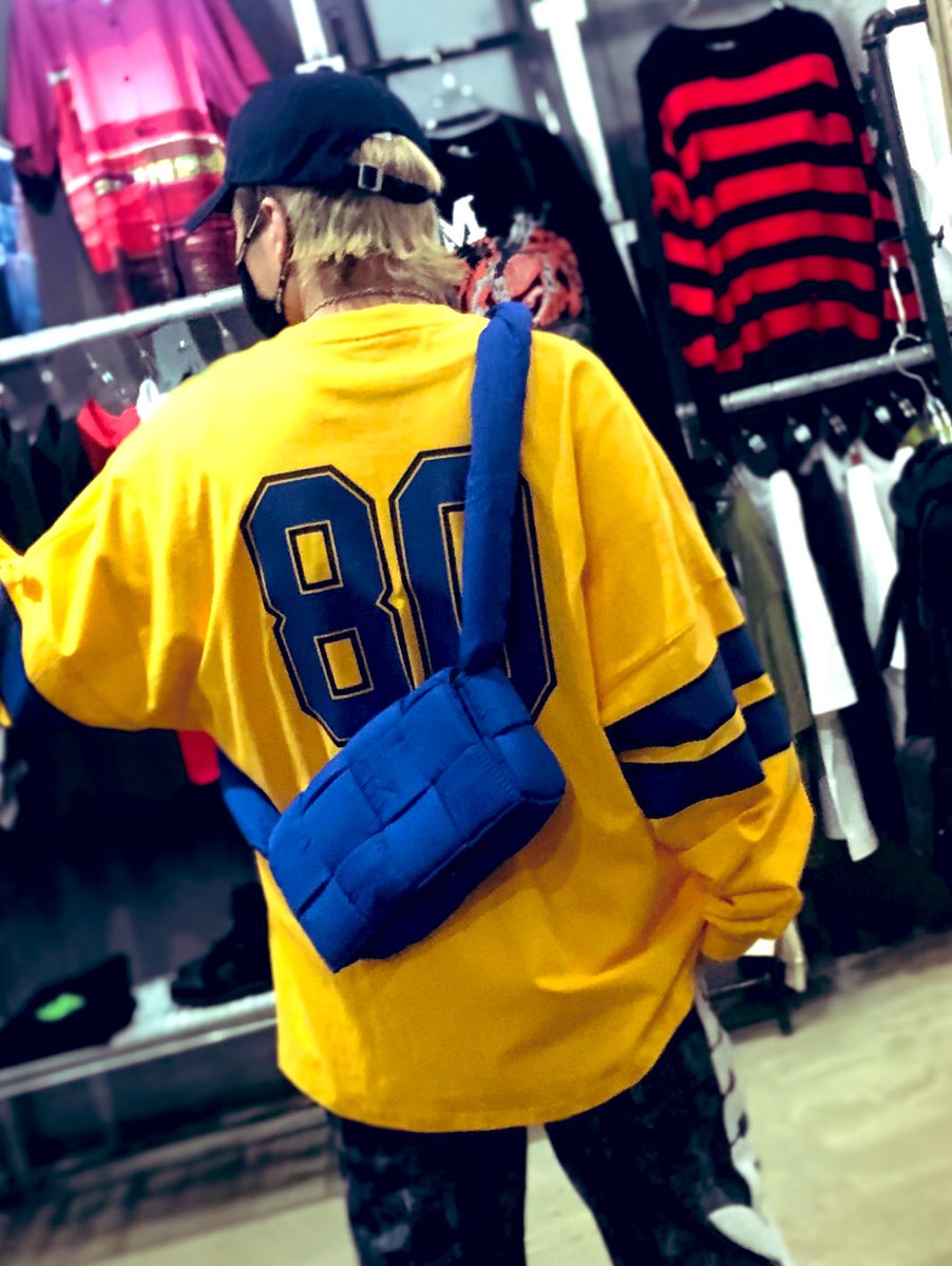 creoKk's tweet photo. 春だねー🌸
今日は暖かい！！

このparagraphのロンTシルエット、デザイン共に好き！
白は買ったけど黄色も良��よね✨

#paragraph
#パラグラフ
#コムドット
#コムドットゆうた
#afgk
#afewgoodkids
#unknown
#selectshop熊本
#ricordo熊本 https://t.co/oEMyRqOkBG