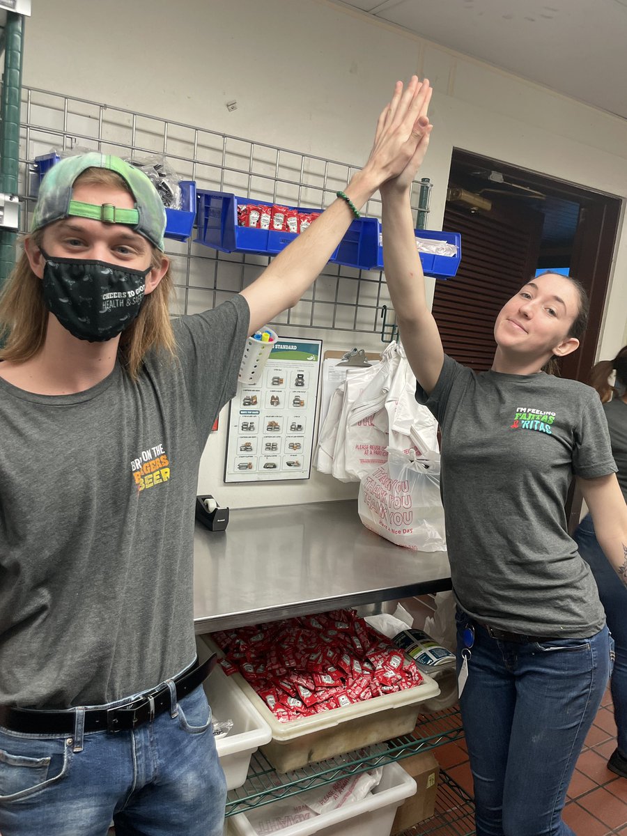 Toni Marie Minjarez (@sjshark_toni408) on Twitter photo Check out this clean and organized to-go station done by the awesome Ally and Ethan! Let’s go Team Summerlin! #Squeakycleanbingo #chilislove <a href="/jeremylilly86/">Jeremy Lilly</a> <a href="/kimo4468/">Liza Morales</a> <a href="/miatacapri_/">miataaaa</a> Check out this clean and organized to-go station done by the awesome Ally and Ethan! Let’s go Team Summerlin! #Squeakycleanbingo #chilislove <a href="/jeremylilly86/">Jeremy Lilly</a> <a href="/kimo4468/">Liza Morales</a> <a href="/miatacapri_/">miataaaa</a>
