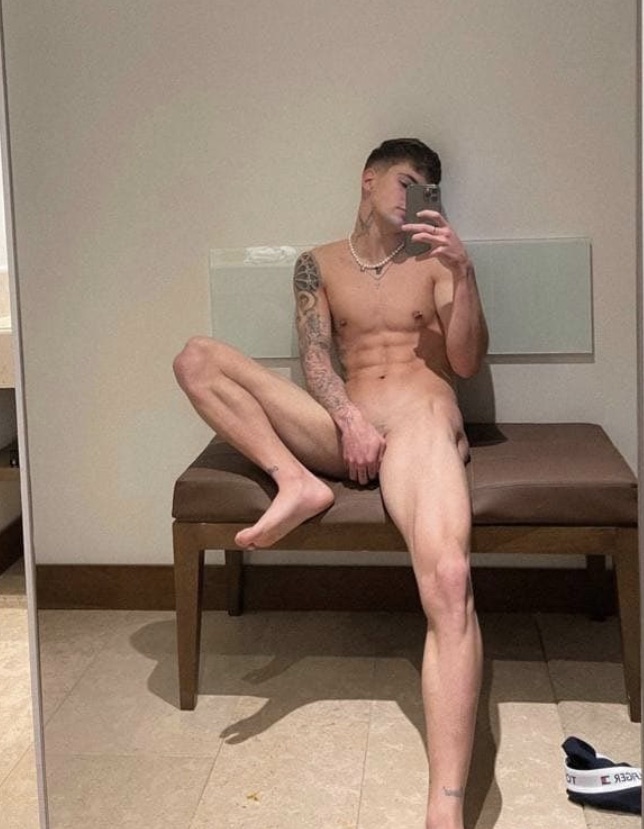 BoysLnative's tweet photo. Victor Perez, He's such a stud! https://t.co/lvOLDVObtz
