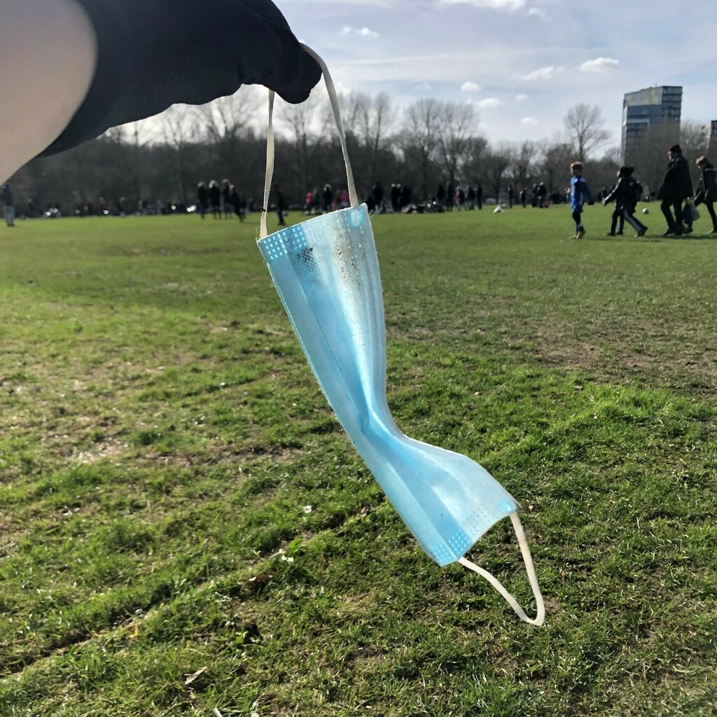 SAS_London_'s tweet photo. We use masks to protect ourselves and others from Covid, but how do we protect the environment against the masks?
#SurfersAgainstSewage #SaveOurSea #SaveOurOceans #Environment #Litterpick #singleuse #rubbish #singleusesucks #ocean #sea #climatecha… https://t.co/xA2DfJNqPv https://t.co/TSoqXkfAme