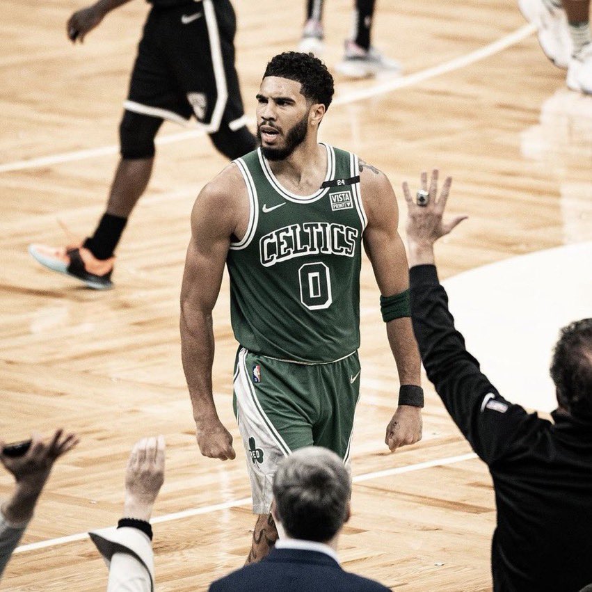 TheLuckyDevil7's tweet photo. 2008: Kansas wins NCAA title
2008: Boston wins NBA title

2022: Kansas wins NCAA title
2022: 🧐 https://t.co/PjfNps0fBY