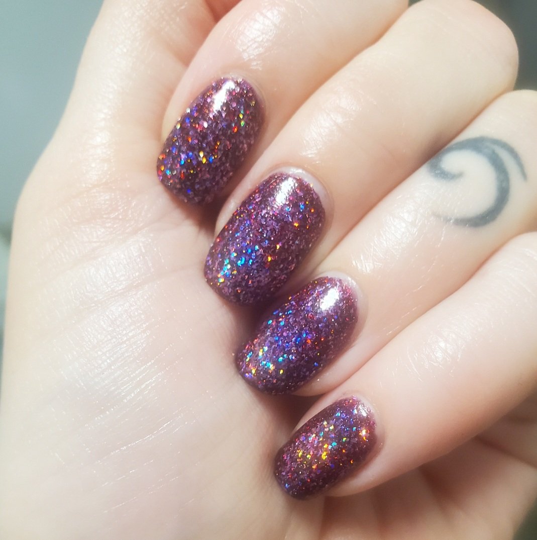 EthylPaints's tweet photo. How deep does your holo go?

A #glitter, #jelly, and #holo #mani all in one. 🤩

Products:
All #holotaco here!
#longlastingbase #plumluck #purpleflakie #sgt https://t.co/hre452kbQu