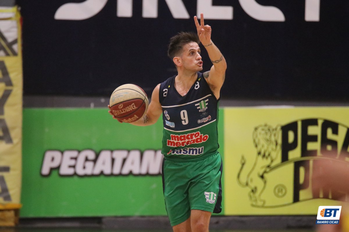 #LUBxBT | TANKSLEYOU

Urunday encontró en Tanksley Efianayi su factor X en el tramo final del torneo, para conseguir la salvación, con triunfo 92-80 sobre Olivol Mundial en el desempate.

Crónica al estilo BT de <a href="/MarcelRigali/">Marcel Rigali</a> con fotos de <a href="/ramirocicao/">Ramiro Cicao</a> 

👉 bit.ly/3Jdb06G
