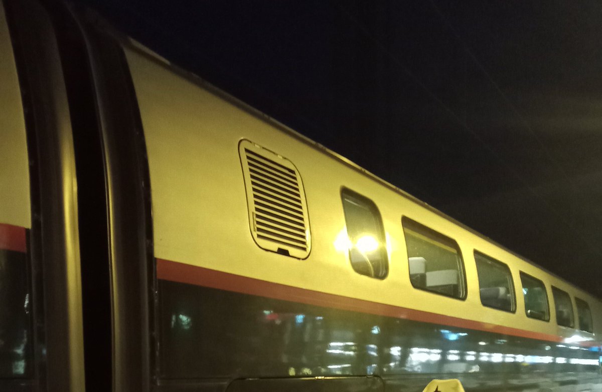 diderot25's tweet photo. Les élèves d'#UPEAA des écoles élémentaires du réseau @diderot25 @acbesancon partent visiter #Paris 🗼🚅🚈 🤩🤩🤩 https://t.co/FhJTKYMcwb