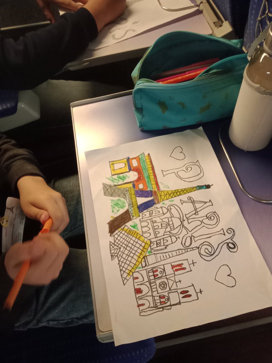 diderot25's tweet photo. Les élèves d'#UPEAA des écoles élémentaires du réseau @diderot25 @acbesancon partent visiter #Paris 🗼🚅🚈 🤩🤩🤩 https://t.co/FhJTKYMcwb