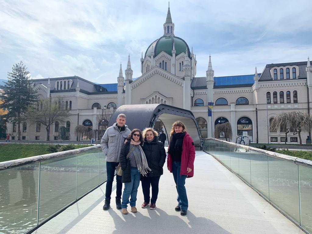 Emma Pérez @EmmaESCRBCG , profesora da <a href="/escolaconservac/">escola.conservacion</a>, está de viaxe #ErasmusPlus en #Bosnia na Academia de Belas Artes de #Sarajevo. Vai acompañada de colegas da <a href="/EASD_Lugo/">EASD Ramón Falcón</a>, <a href="/easdmestremateo/">EASD Mestre Mateo</a> e da @easd_pablopicasso.
+ info Erasmus: escolaconservacion.gal/erasmus/
#BosniaHerzegovina
