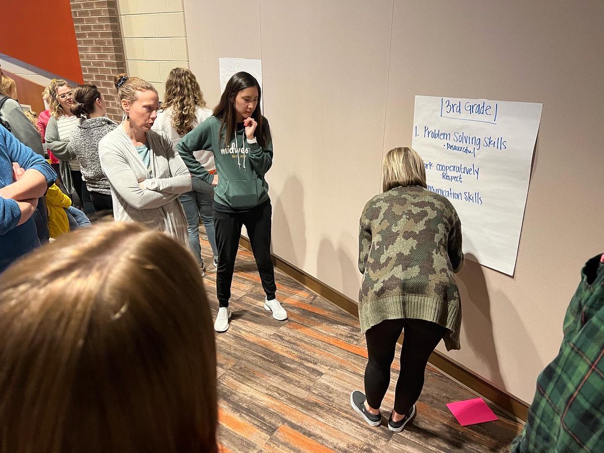 John_D_Ewald's tweet photo. Spectacular day of learning w/full staff of Dodgeville School District, WI; 3 Big Ideas, 4 Pillars, 4 Critical Questions, CFA’s, Guiding Coalitions, Singletons, engagement, Learning for ALL students, and fun! Simply incredible! Thank you! #atplc @dodgevillesd @solutiontree https://t.co/lSaM4UNLqM