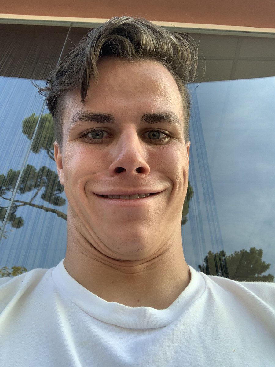 jejelanz's tweet photo. @UglyPeopleNFT There is no need to comment how ugly I am.. #uglypeople https://t.co/qfJJSBVoId